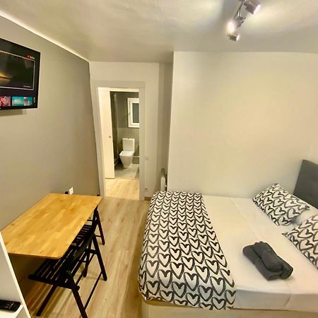 Suites Nuevas Con Bano Privado Frente Al Metro St Mwc Barcelona-Fira L'Hospitalet de Llobregat Buitenkant foto
