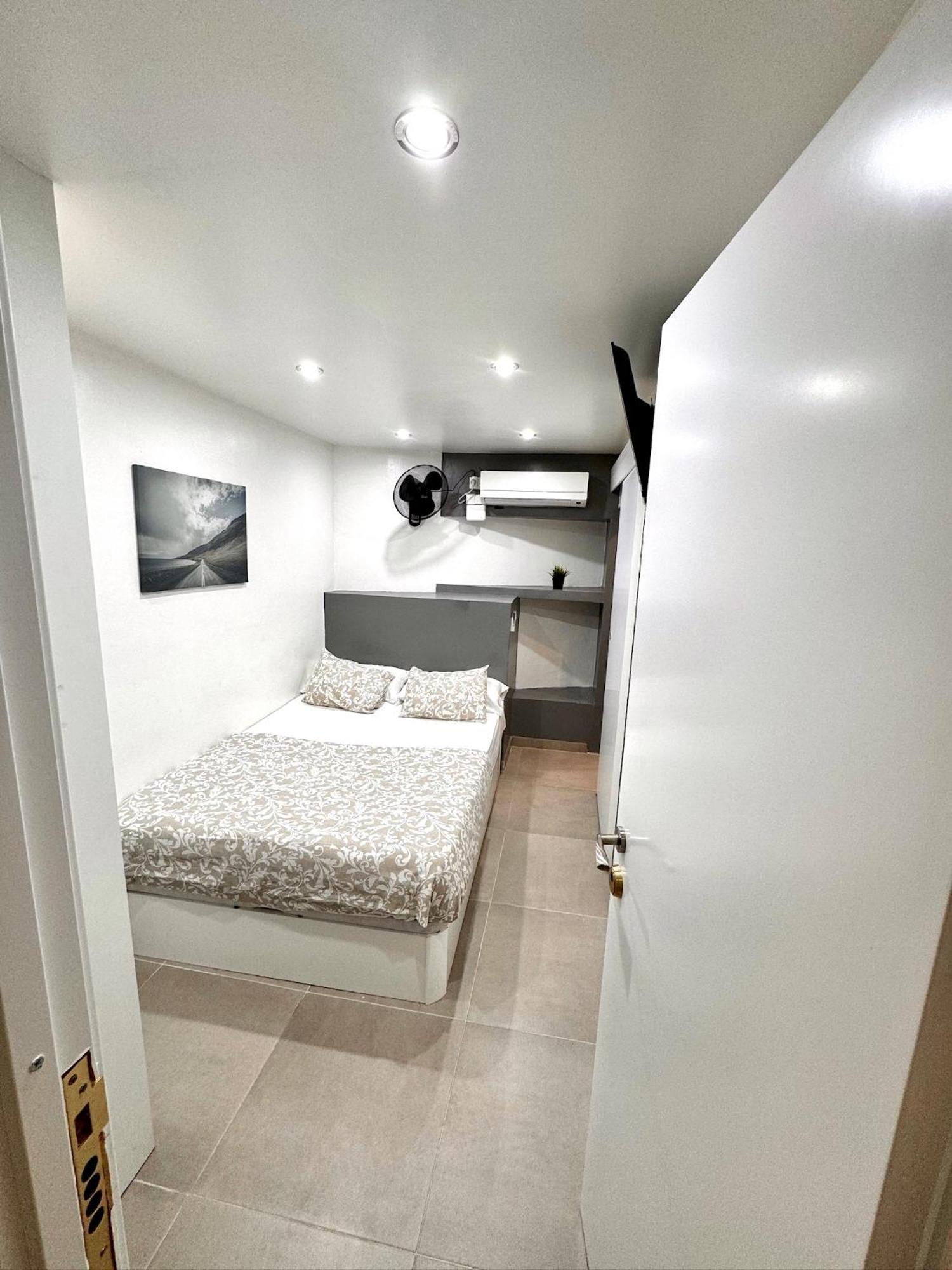 Suites Nuevas Con Bano Privado Frente Al Metro St Mwc Barcelona-Fira L'Hospitalet de Llobregat Buitenkant foto