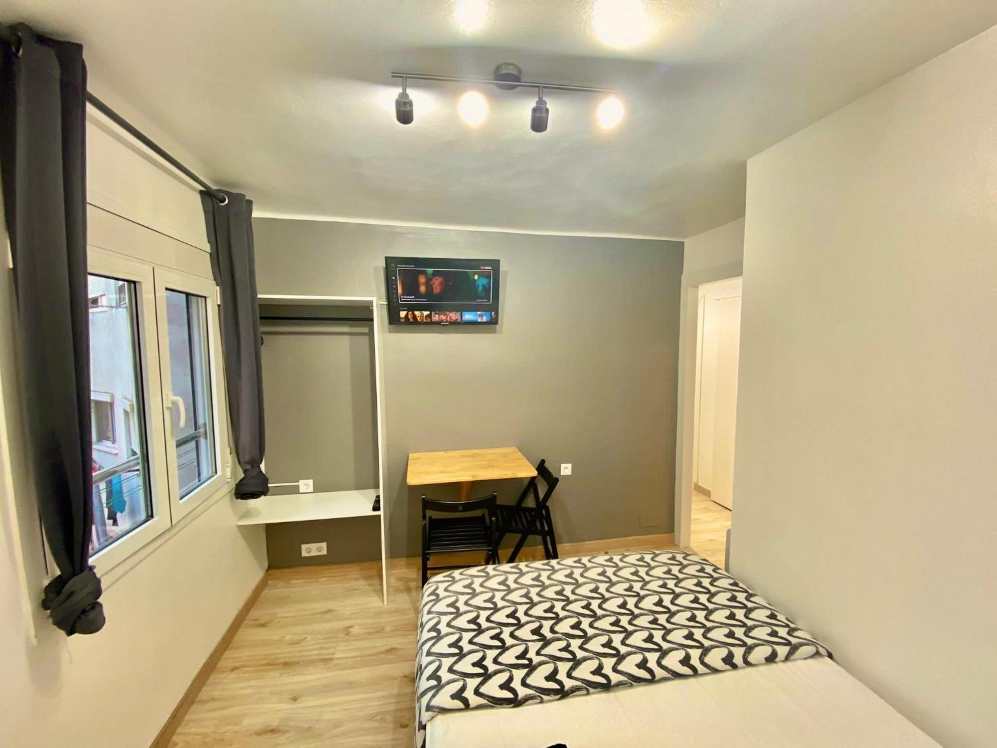 Suites Nuevas Con Bano Privado Frente Al Metro St Mwc Barcelona-Fira L'Hospitalet de Llobregat Buitenkant foto
