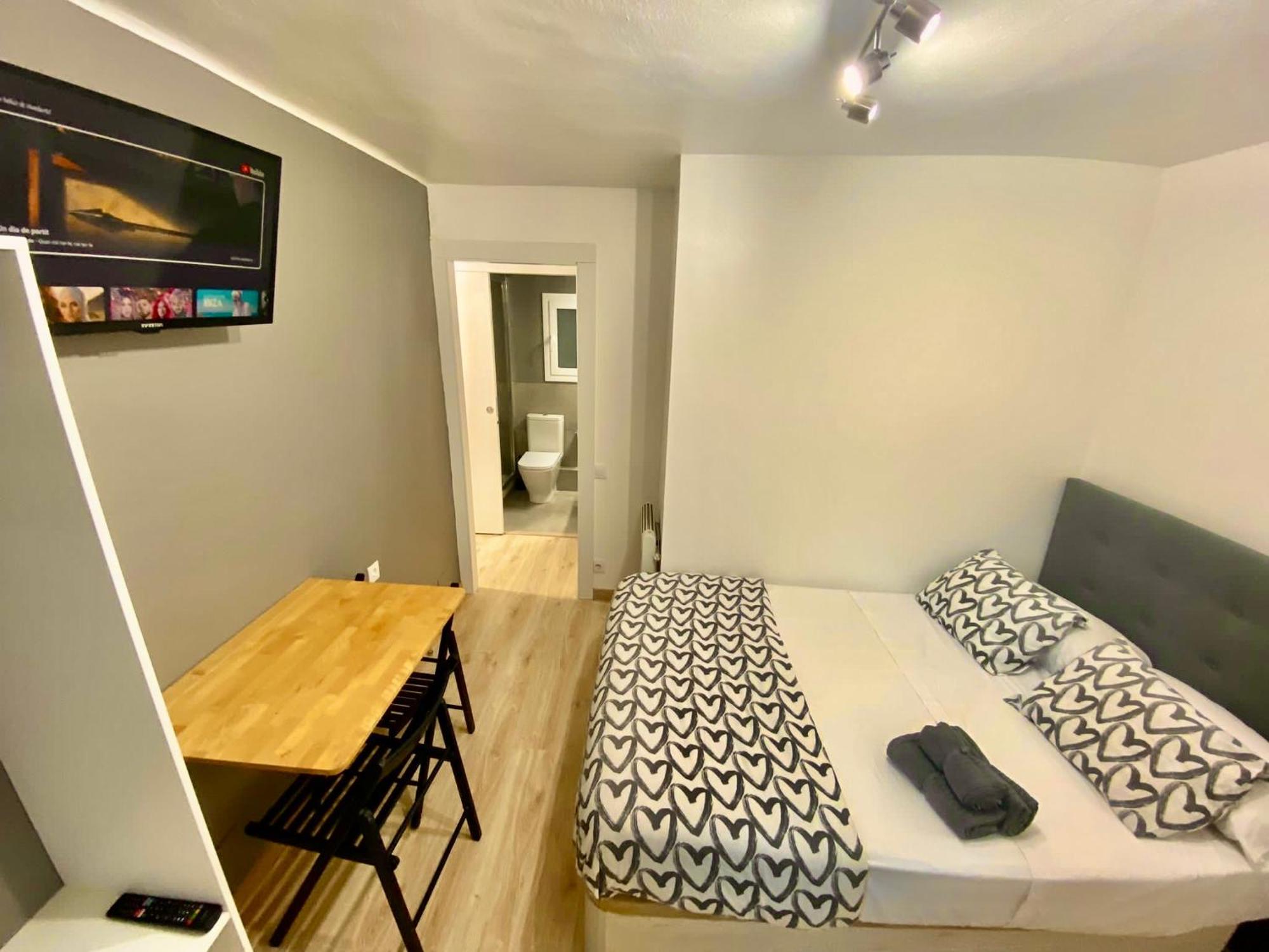 Suites Nuevas Con Bano Privado Frente Al Metro St Mwc Barcelona-Fira L'Hospitalet de Llobregat Buitenkant foto
