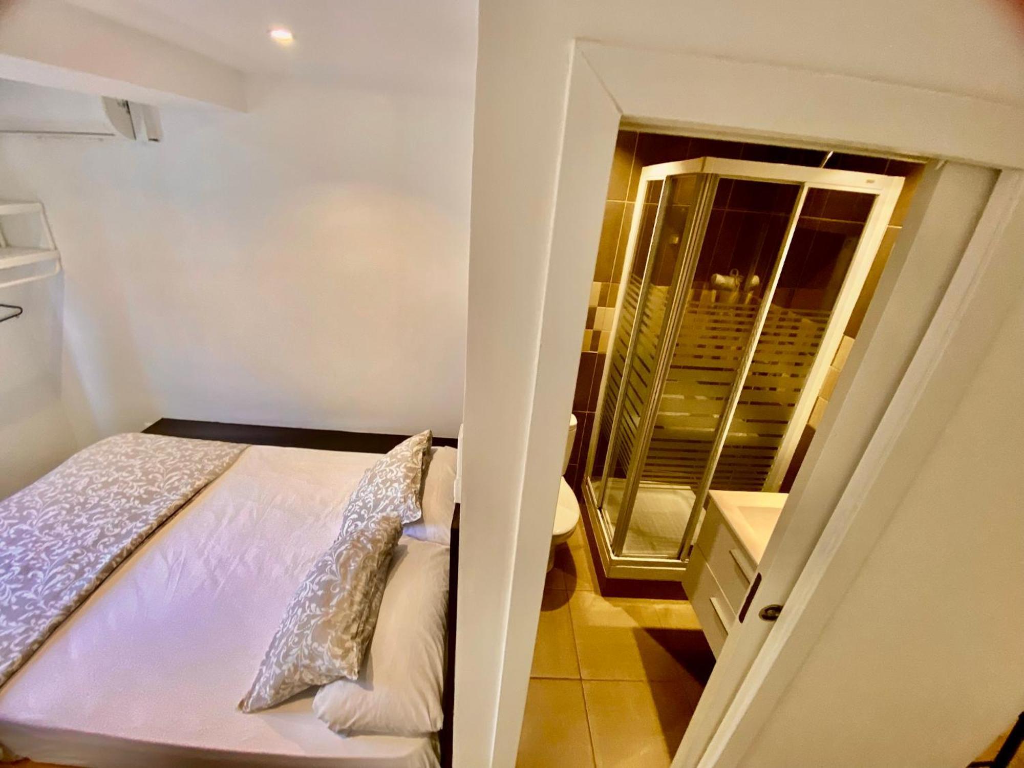 Suites Nuevas Con Bano Privado Frente Al Metro St Mwc Barcelona-Fira L'Hospitalet de Llobregat Buitenkant foto