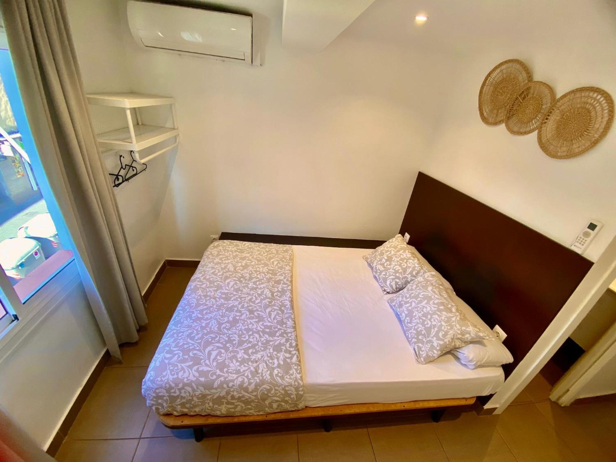 Suites Nuevas Con Bano Privado Frente Al Metro St Mwc Barcelona-Fira L'Hospitalet de Llobregat Buitenkant foto