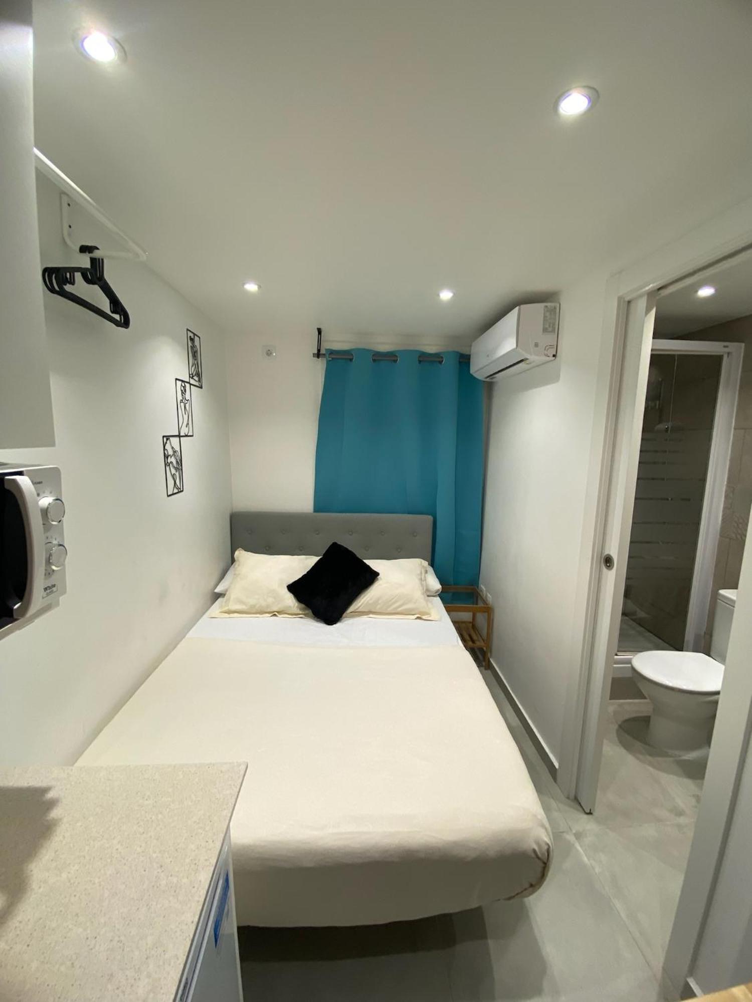 Suites Nuevas Con Bano Privado Frente Al Metro St Mwc Barcelona-Fira L'Hospitalet de Llobregat Buitenkant foto