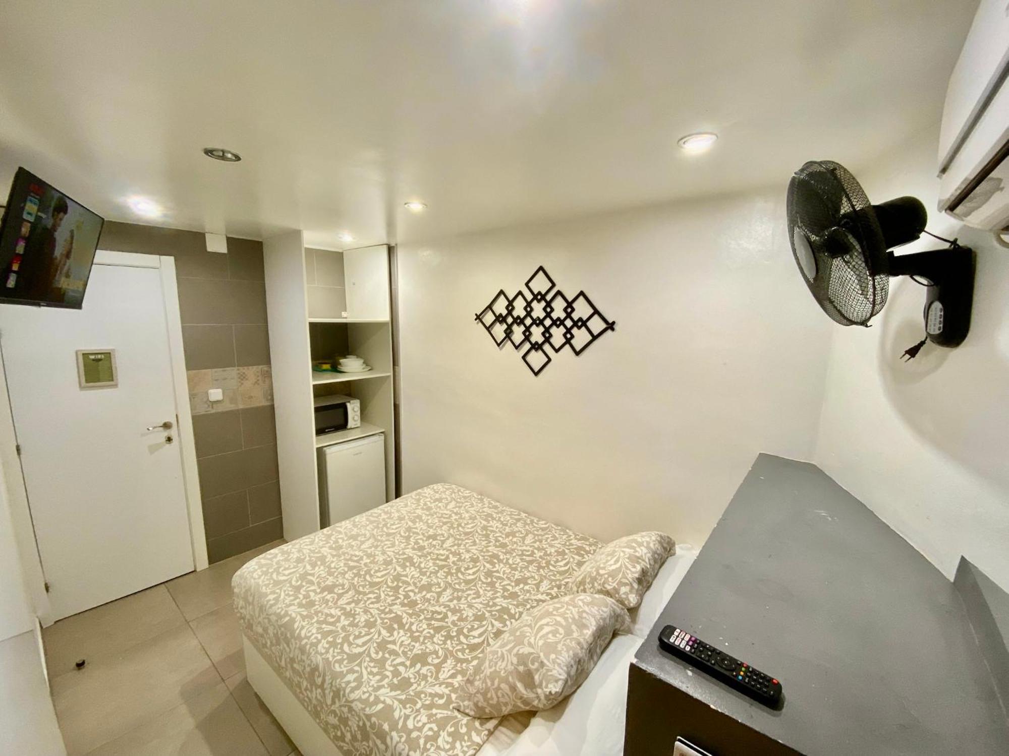 Suites Nuevas Con Bano Privado Frente Al Metro St Mwc Barcelona-Fira L'Hospitalet de Llobregat Buitenkant foto