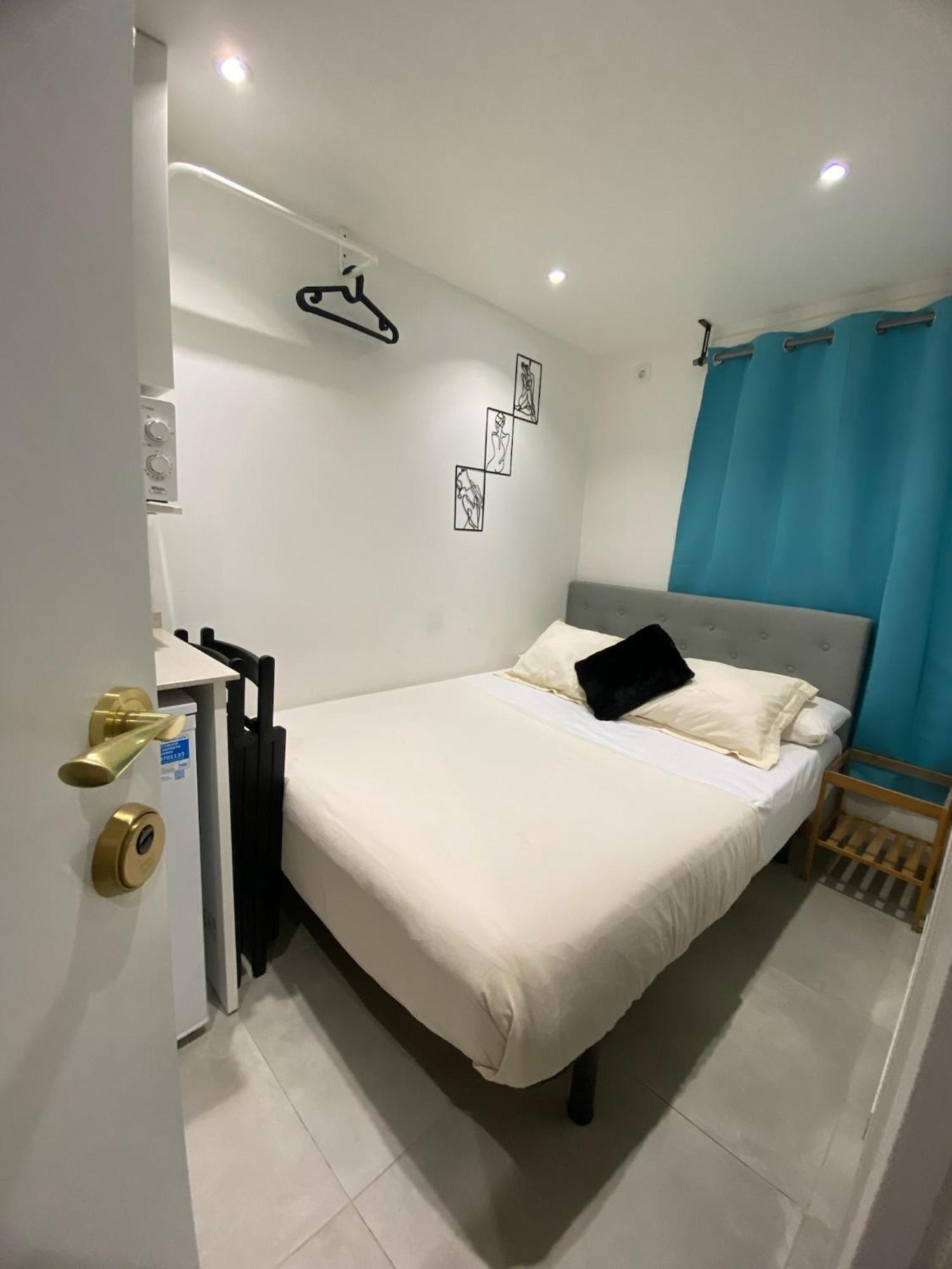 Suites Nuevas Con Bano Privado Frente Al Metro St Mwc Barcelona-Fira L'Hospitalet de Llobregat Buitenkant foto