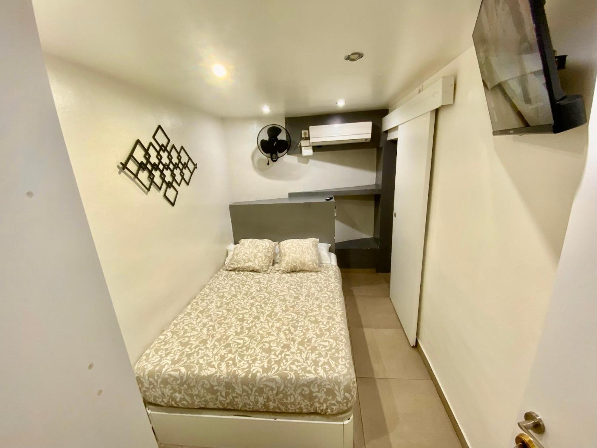 Suites Nuevas Con Bano Privado Frente Al Metro St Mwc Barcelona-Fira L'Hospitalet de Llobregat Buitenkant foto
